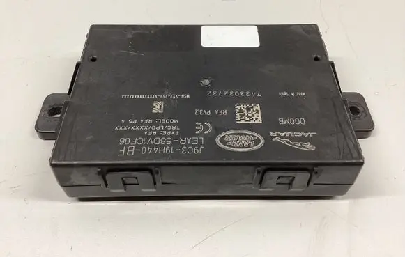 Jaguar E-Pace Antenna control unit J9C319H440BF