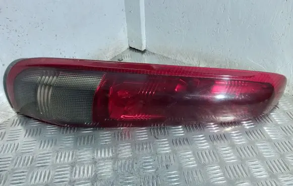 Nissan X-Trail T30 Rear/tail lights