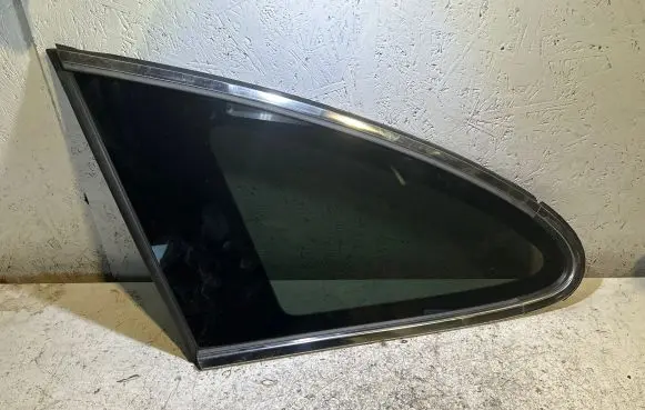 Honda CR-V Rear side window 43R006723 DOT24M101AS3