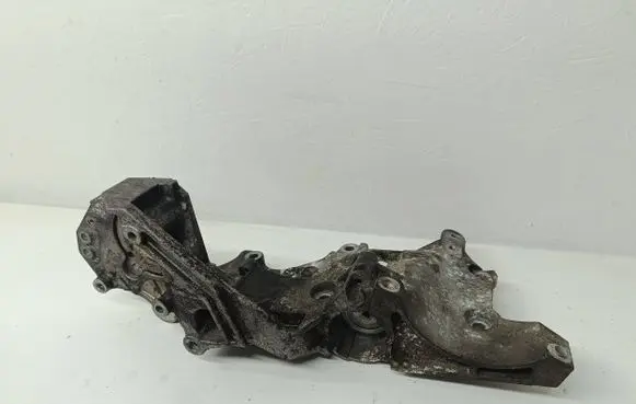 Volkswagen Transporter - Caravelle T5 Generator/alternator bracket 03L903143C