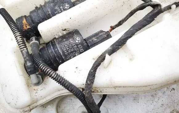 BMW 5 F10 F11 Windscreen/windshield washer pump 6712693416001
