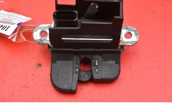 Volkswagen Golf IV Tailgate/trunk/boot lock/catch/latch 3C9827645