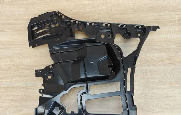 BMW 4 G22 G23 G24 G26 Rear bumper mounting bracket 8075844
