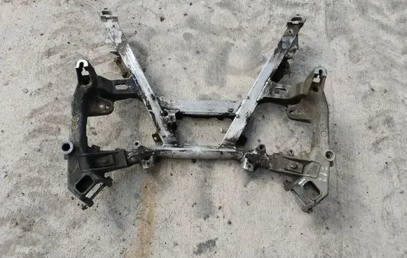 BMW 5 E39 Front subframe 1092867