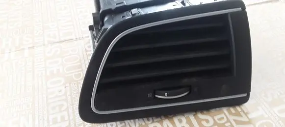 Renault Koleos I Dashboard side air vent grill/cover trim 687608908R