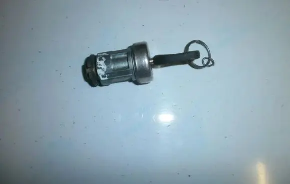 Ford Mondeo MK II Ignition lock d07ka