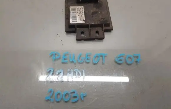 Peugeot 607 Combustion control unit/module 