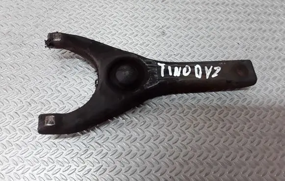 Nissan Almera Tino Clutch release arm fork 