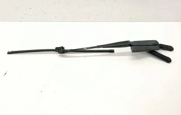 Front wiper blade arm