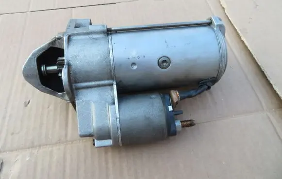 Audi A4 S4 B5 8D Starter motor 068911024E