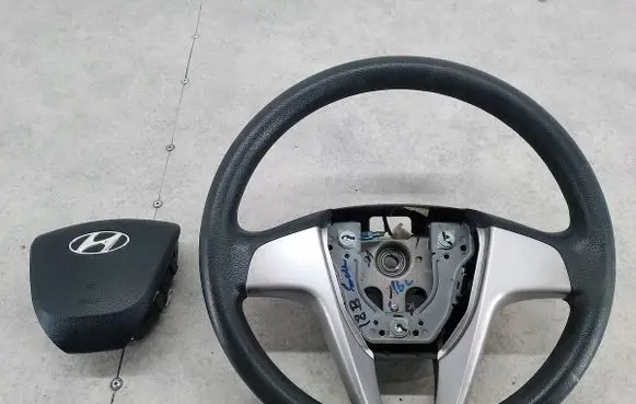 Hyundai i20 (PB PBT) Steering wheel 561131J700