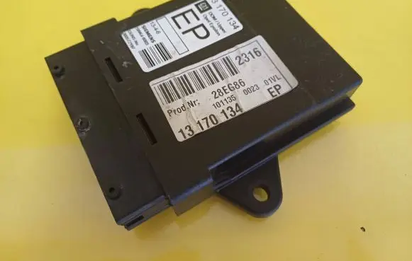 Opel Vectra C Door control unit/module 13170134