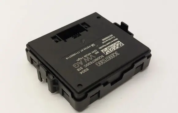 Volkswagen PASSAT B8 Gateway control module 3Q0907530G