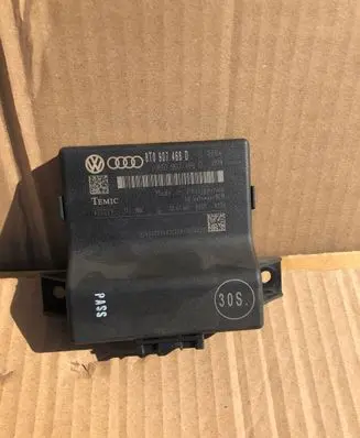 Audi A4 S4 B8 8K Gateway control module 8T0907468D