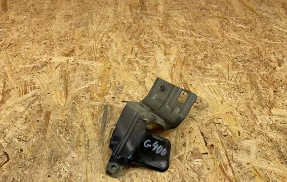 Mercedes-Benz CLA C118 X118 Fender mounting bracket A1188810100 A1188804300