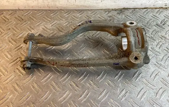 Porsche Macan (95B) Lower shock absorber bracket 95B413038C