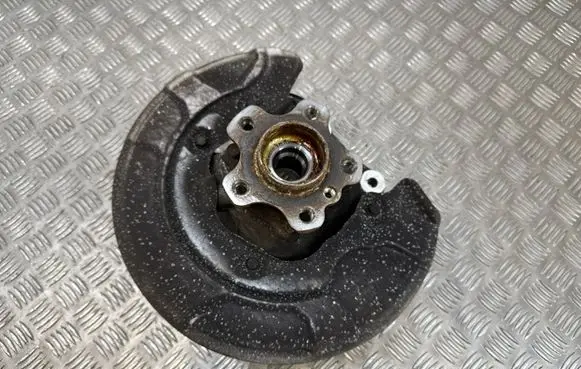 BMW 5 G30 G31 G38 Rear wheel hub 6866338