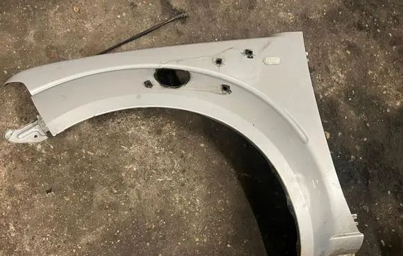 Nissan Pathfinder R51 Fender