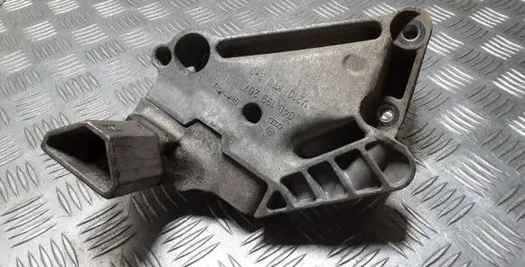 Volkswagen PASSAT B8 Engine mounting bracket 04L199207