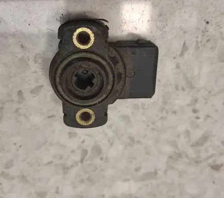 Volkswagen PASSAT B4 Throttle valve 044907385A