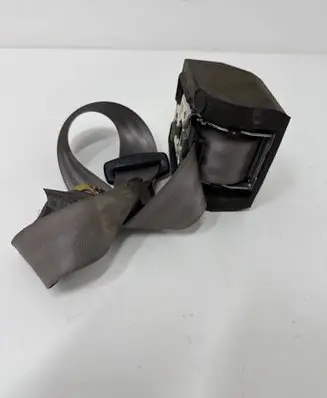 Rear seatbelt