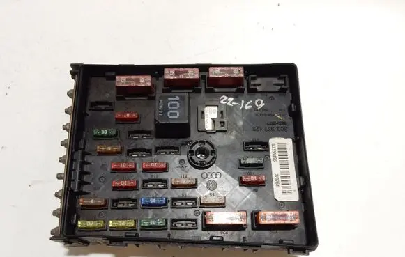Volkswagen PASSAT B6 Fuse module 3C0937125 22169