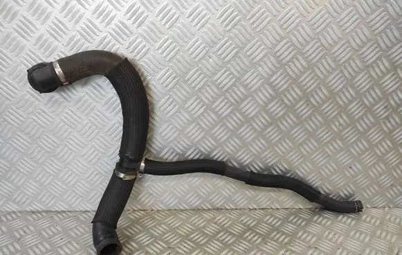 Engine coolant pipe/hose