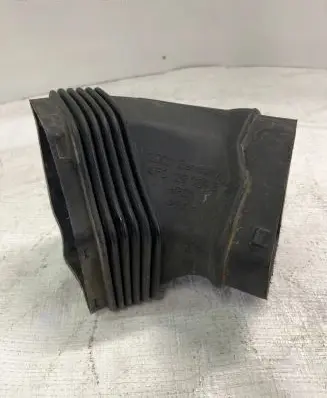 Audi A6 S6 C6 4F Air intake duct part 4F0129739B