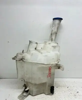 KIA Ceed Windshield washer fluid reservoir/tank