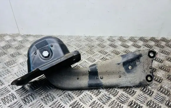 Volkswagen PASSAT B8 Rear control arm 5Q0505225C