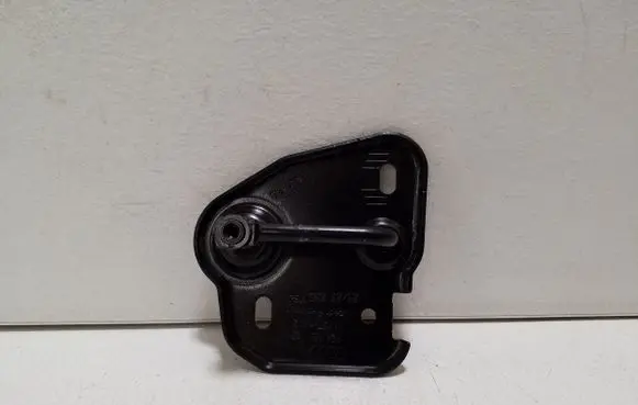 Audi A1 Engine bonnet/hood lock/latch loop/hook 82A823185