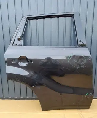 Suzuki Vitara (LY) Rear door