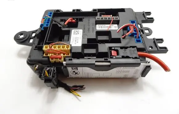 BMW 1 F20 F21 Fuse module 933788101 28012014 19447000001