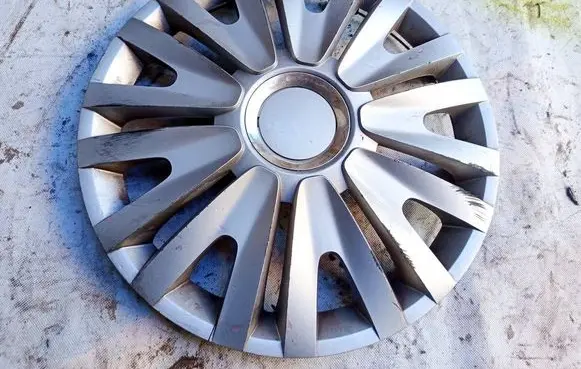 Opel Astra H R15 wheel hub/cap/trim 