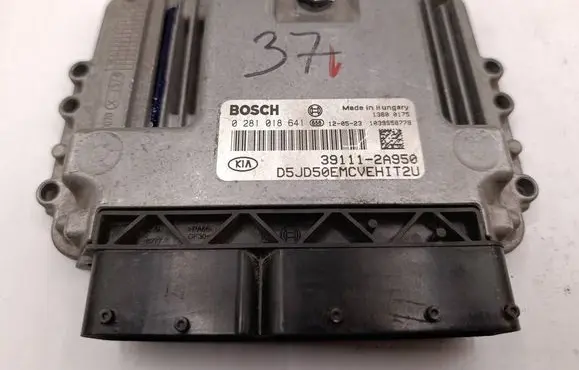 KIA Ceed Engine control unit/module 0281018641 1039S58773 391112A950