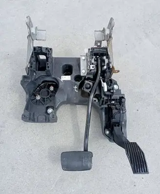 Opel Insignia A Pedal assembly 23335261 1022315