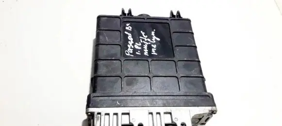 Volkswagen PASSAT B3 Engine control unit/module 0261200752 357907311a
