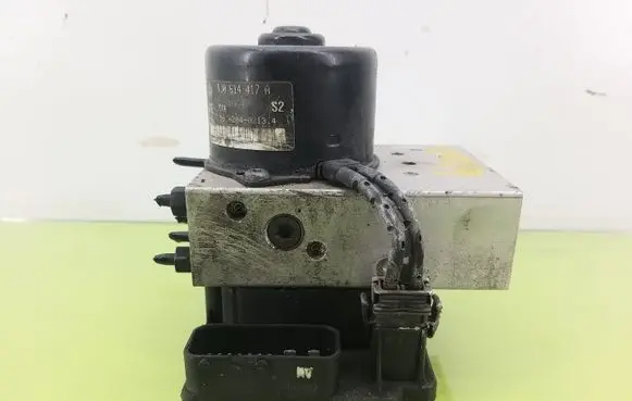 Volkswagen Bora ABS Pump 1J0907379AF