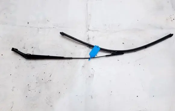 Opel Zafira B Front wiper blade arm 13145566