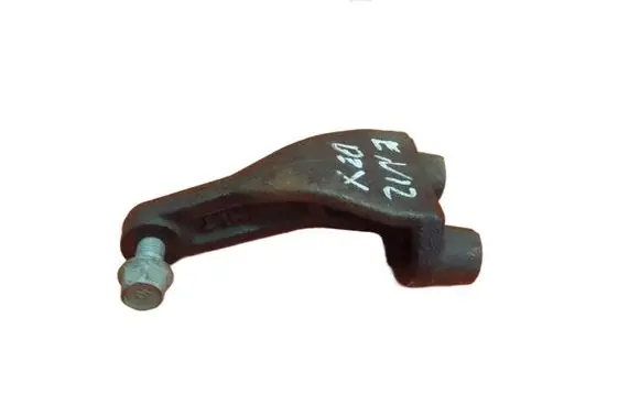 Hyundai Santa Fe Engine mounting bracket D4HB