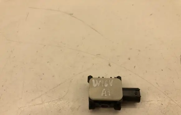Mercedes-Benz ML W164 Airbag deployment crash/impact sensor A0038202826