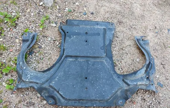 Mercedes-Benz E W212 Engine splash shield/under tray