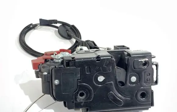 Volkswagen Golf V Front door lock 