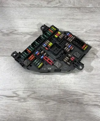 BMW 7 F01 F02 F03 F04 Fuse module 9252812 317033452 02300336