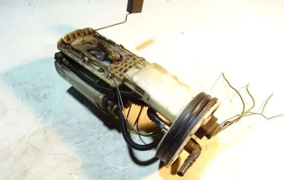 Volkswagen PASSAT B5 Fuel injection high pressure pump 3B0919050