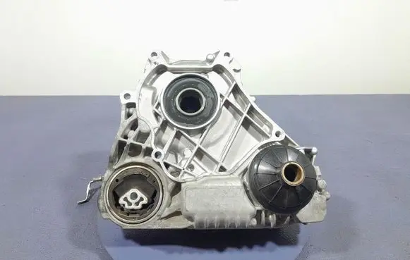 BMW X3 E83 Gearbox transfer box case 7889033