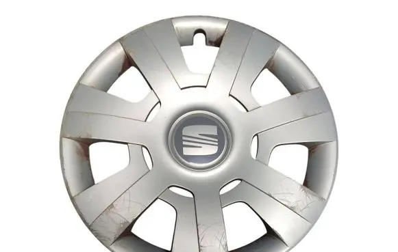 Seat Toledo III (5P) R16 wheel hub/cap/trim 5P0601147B 5P0601147E