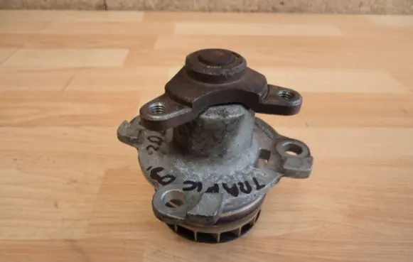 Renault Trafic I Water pump