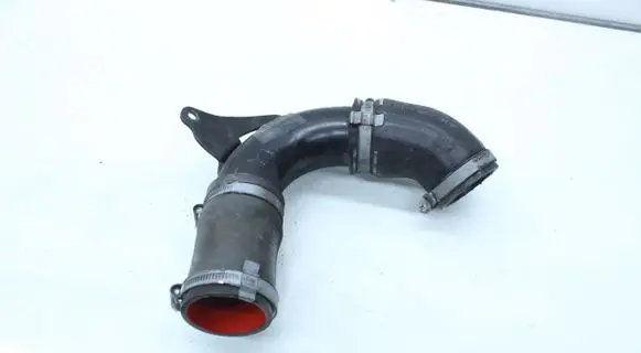 Volvo V40 Intercooler hose/pipe AV616C750AE