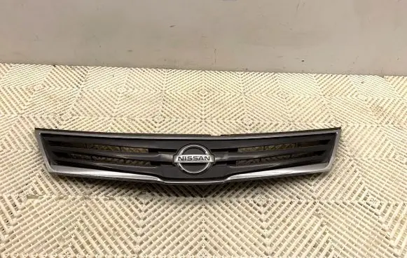 Nissan Versa Front grill 62310ZW80A